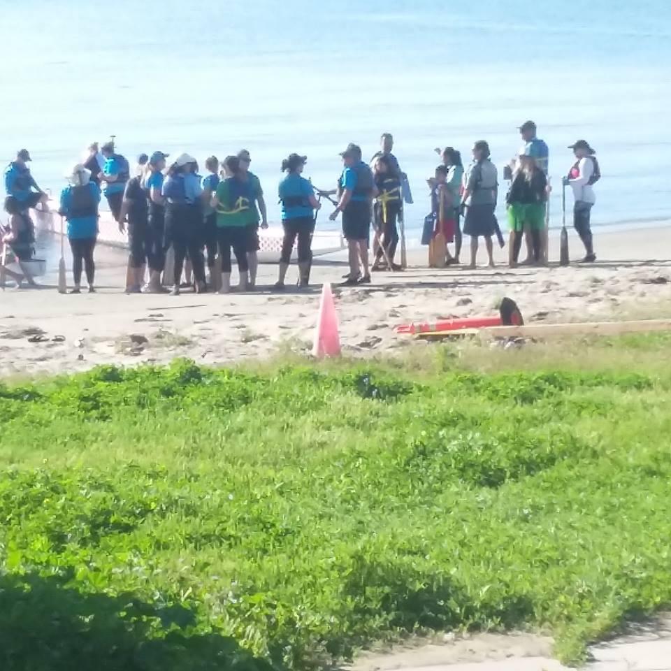 Open House 20190317 group on beach